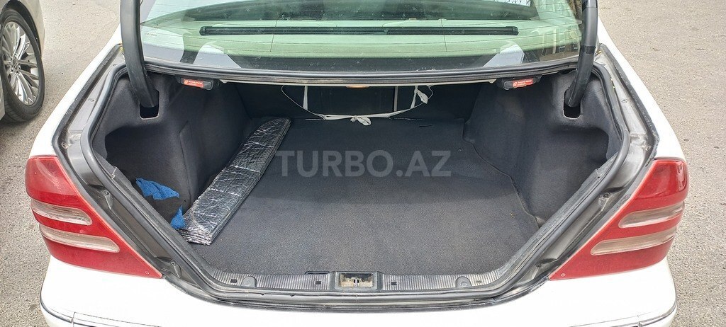 Mercedes C 200