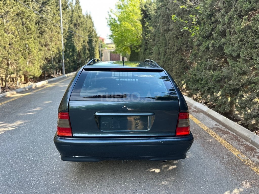 Mercedes C 180