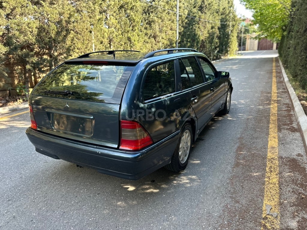 Mercedes C 180