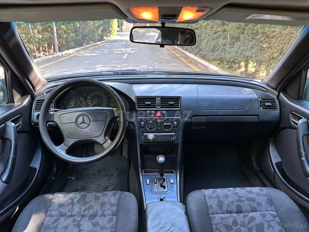 Mercedes C 180