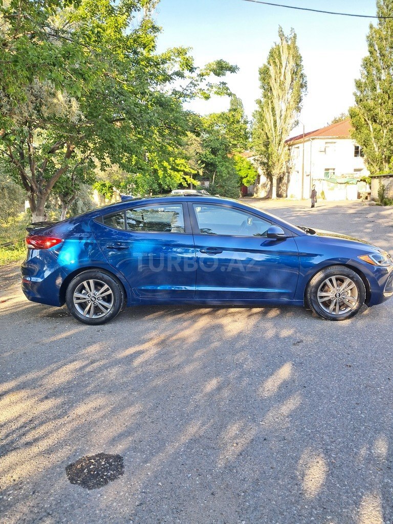 Hyundai Elantra