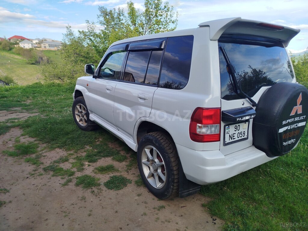 Mitsubishi Pajero io