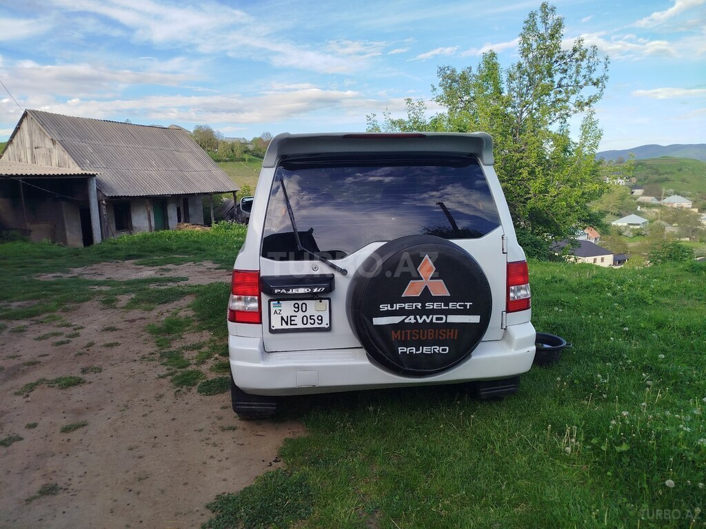 Mitsubishi Pajero io