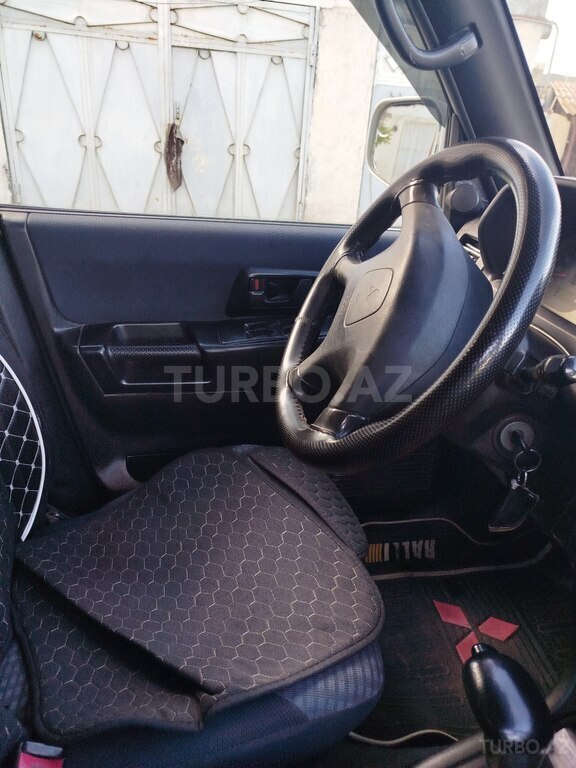 Mitsubishi Pajero io
