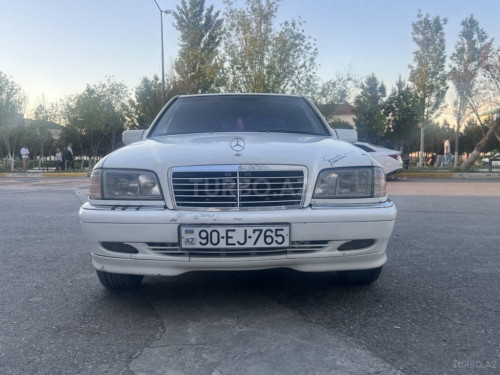 Mercedes C 200
