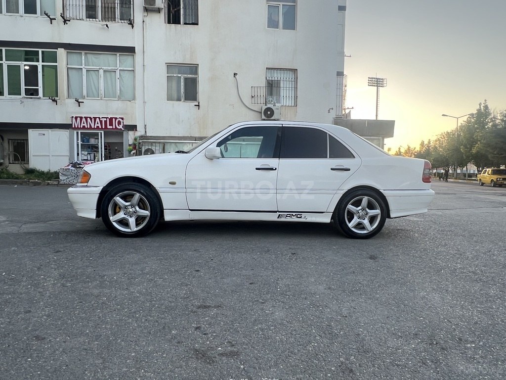 Mercedes C 200