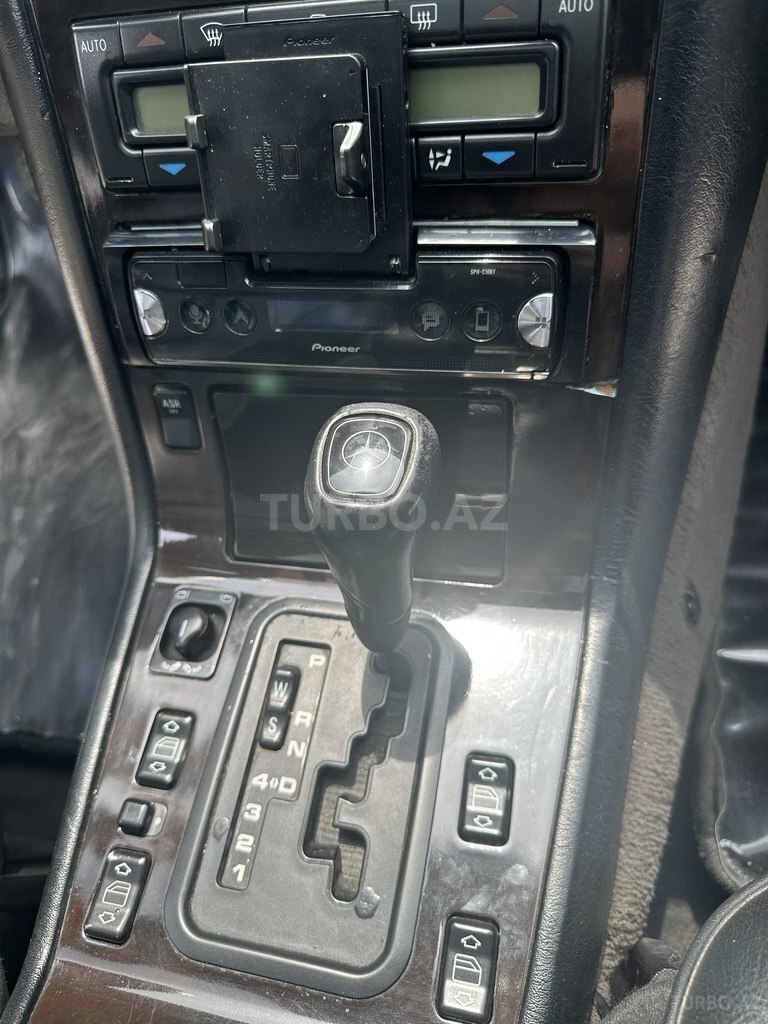Mercedes S 320