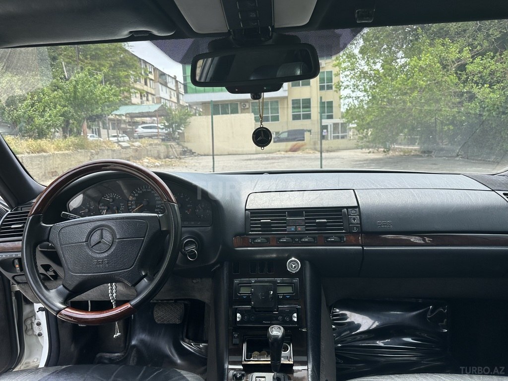 Mercedes S 320