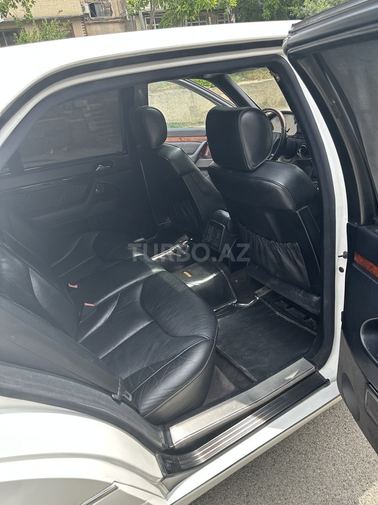 Mercedes S 320