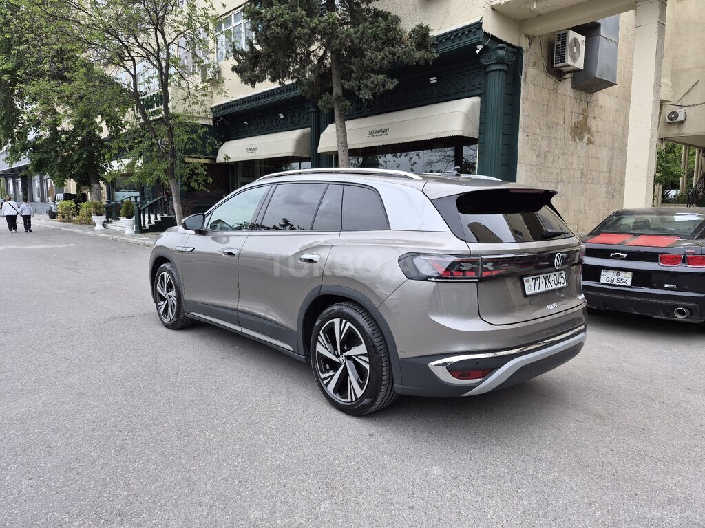 Volkswagen ID.6 Crozz