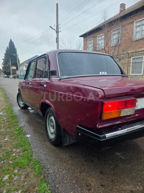 LADA (VAZ) 2107
