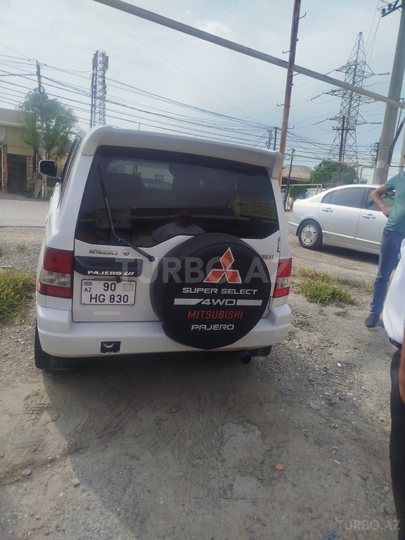 Mitsubishi Pajero io