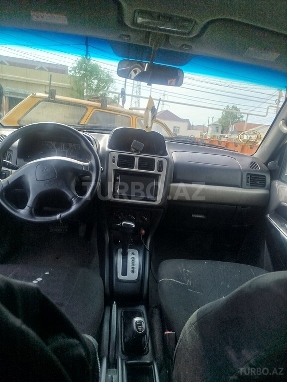 Mitsubishi Pajero io