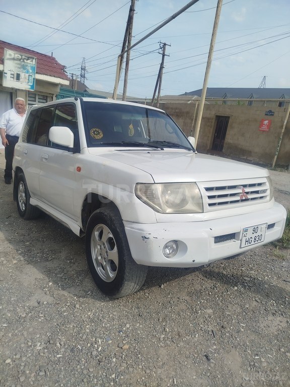 Mitsubishi Pajero io