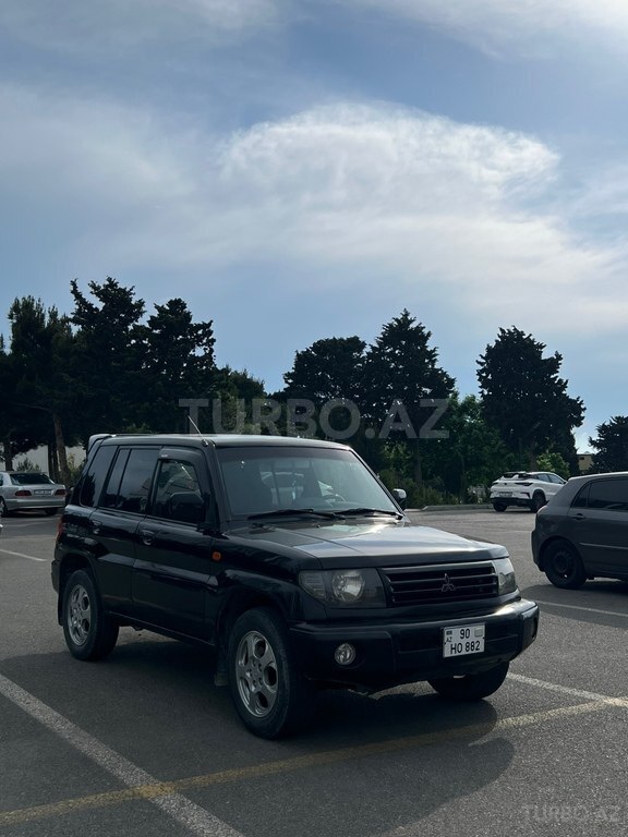 Mitsubishi Pajero io