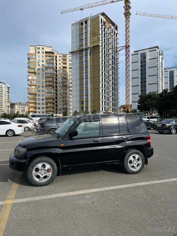 Mitsubishi Pajero io