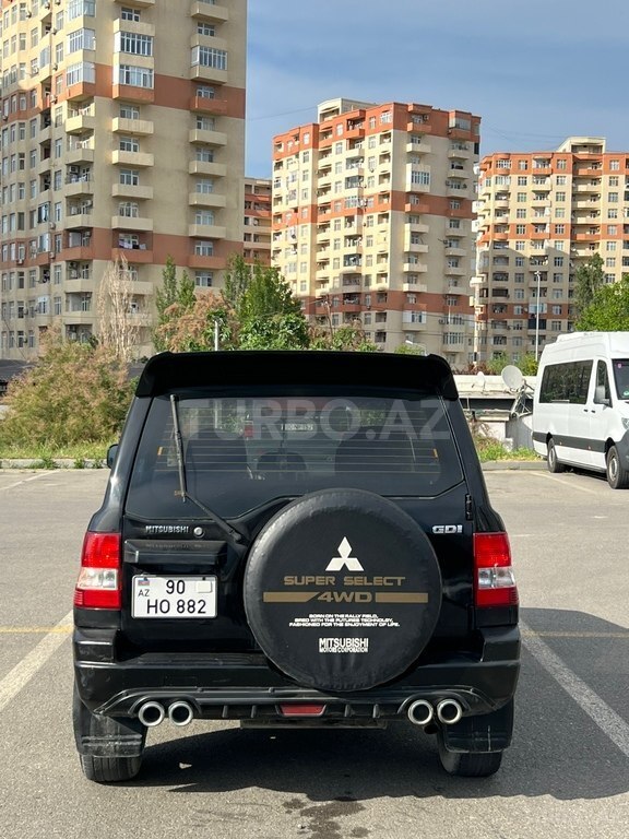 Mitsubishi Pajero io