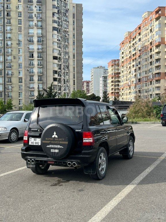 Mitsubishi Pajero io