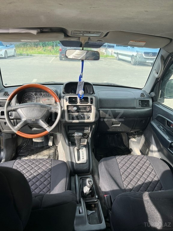 Mitsubishi Pajero io