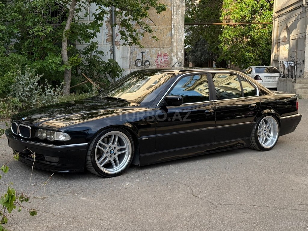 BMW 740