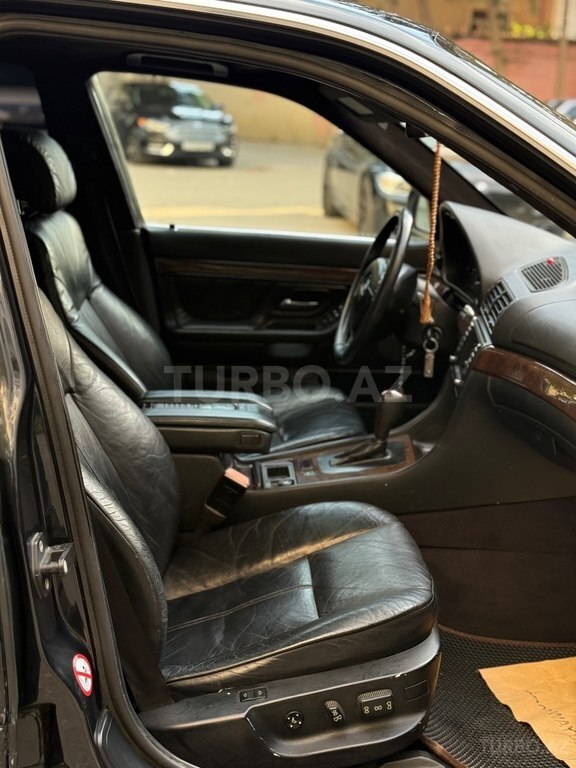 BMW 740
