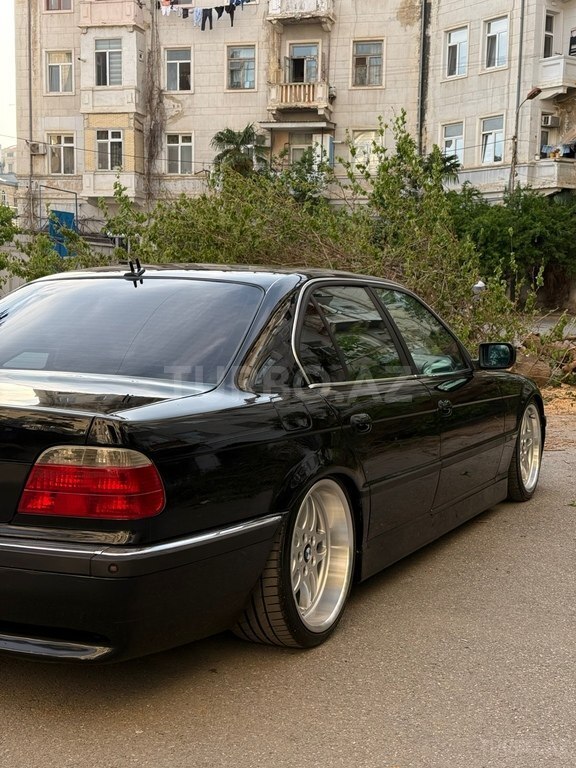 BMW 740