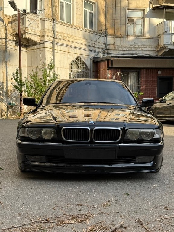 BMW 740