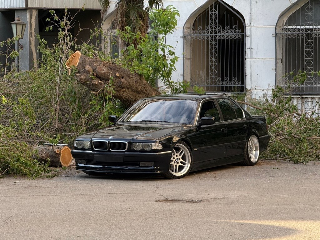 BMW 740
