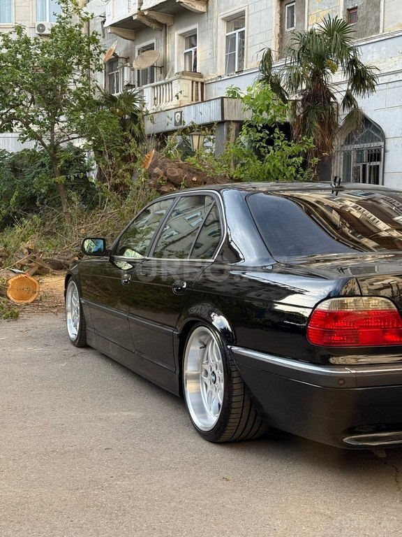 BMW 740