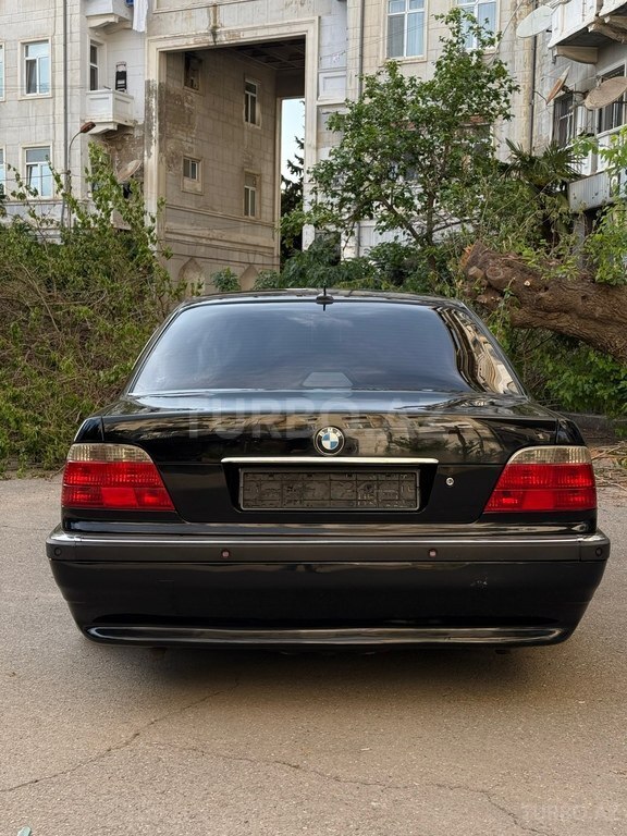 BMW 740