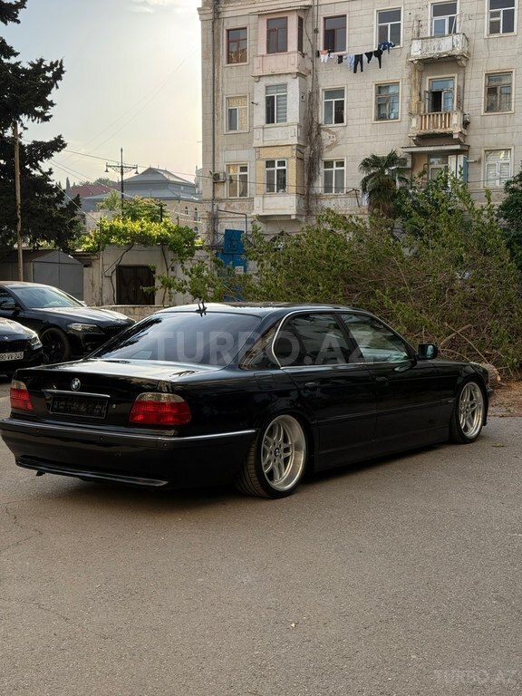 BMW 740