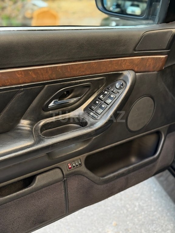 BMW 740