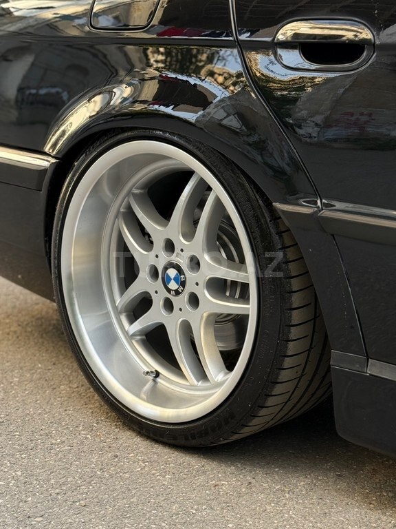 BMW 740