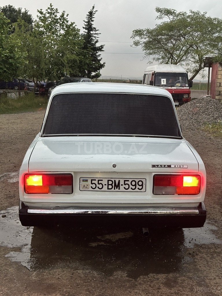 LADA (VAZ) 2107