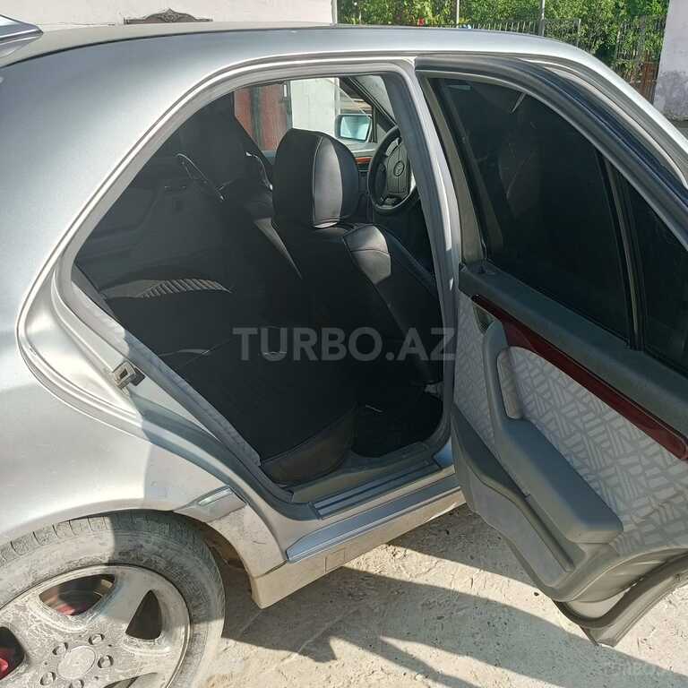 Mercedes C 200