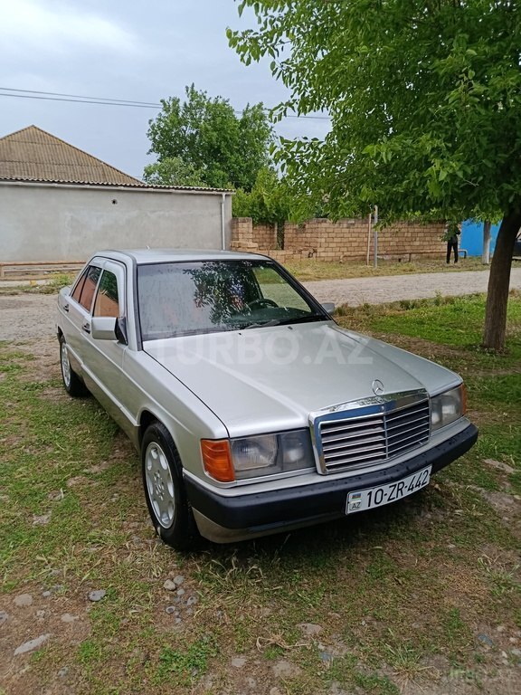 Mercedes 190