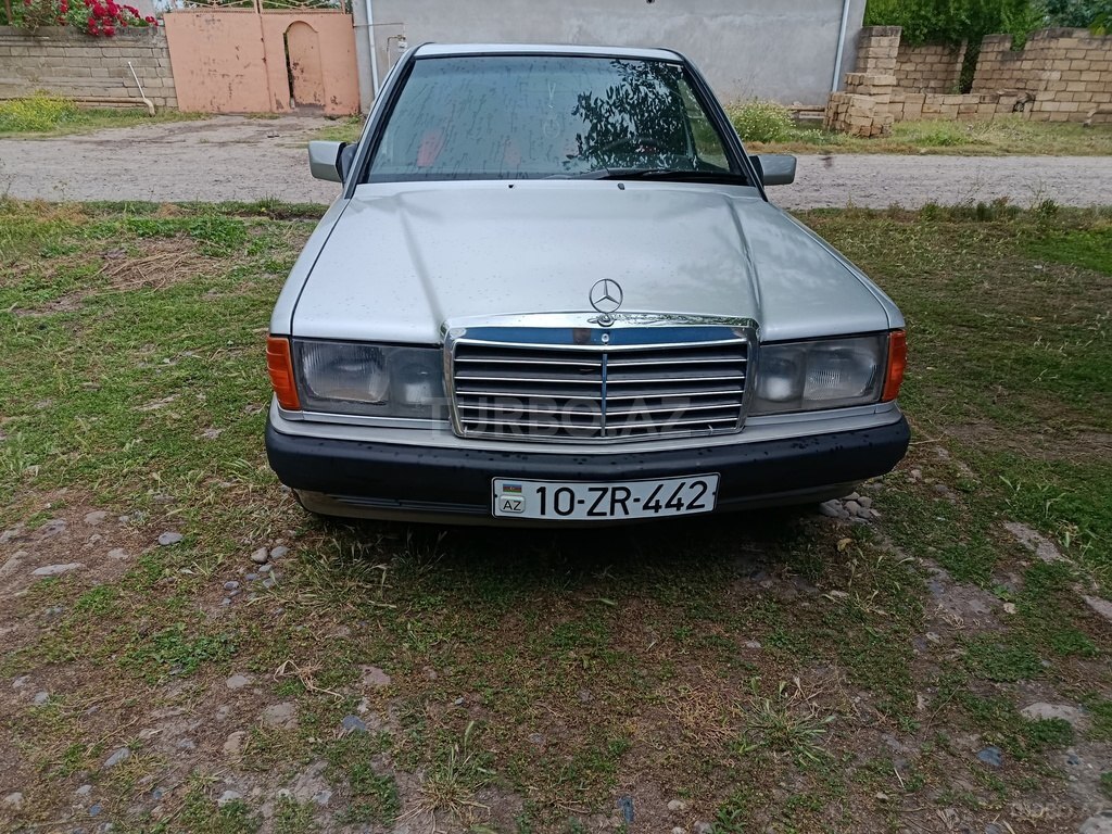 Mercedes 190