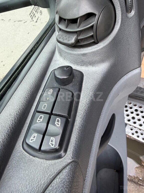 Mercedes Atego 1529
