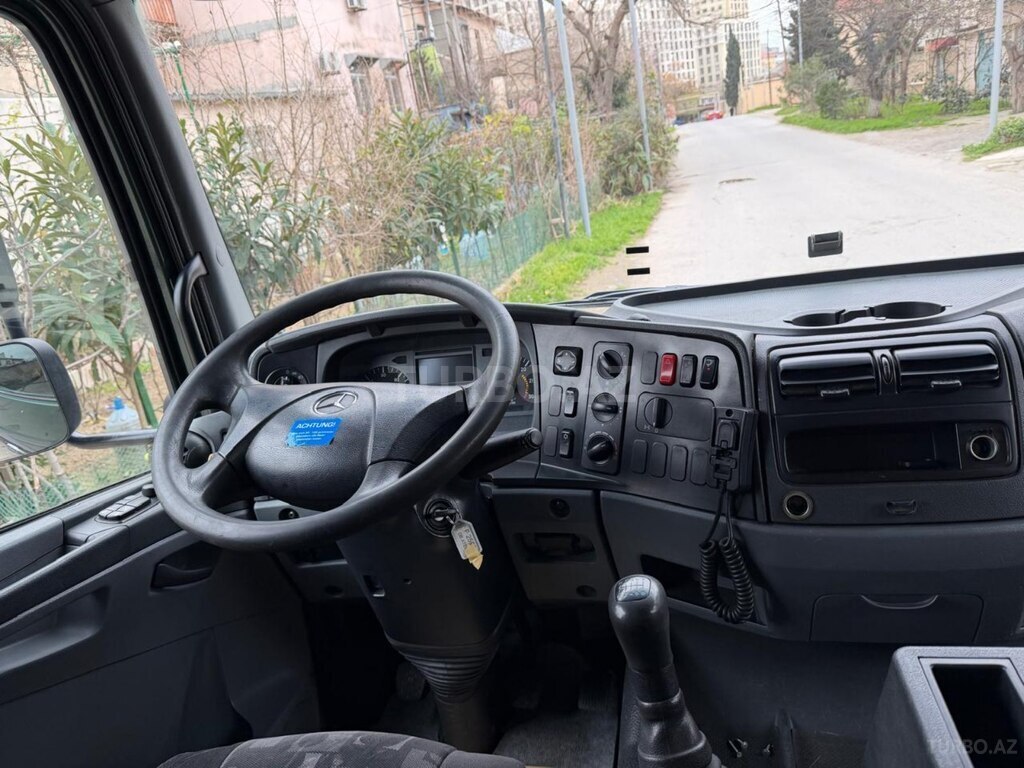 Mercedes Atego 1529