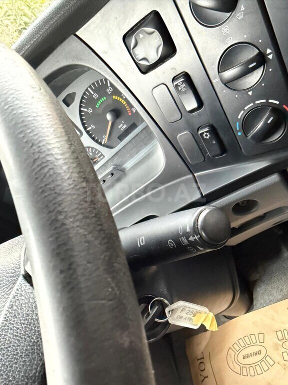 Mercedes Atego 1529