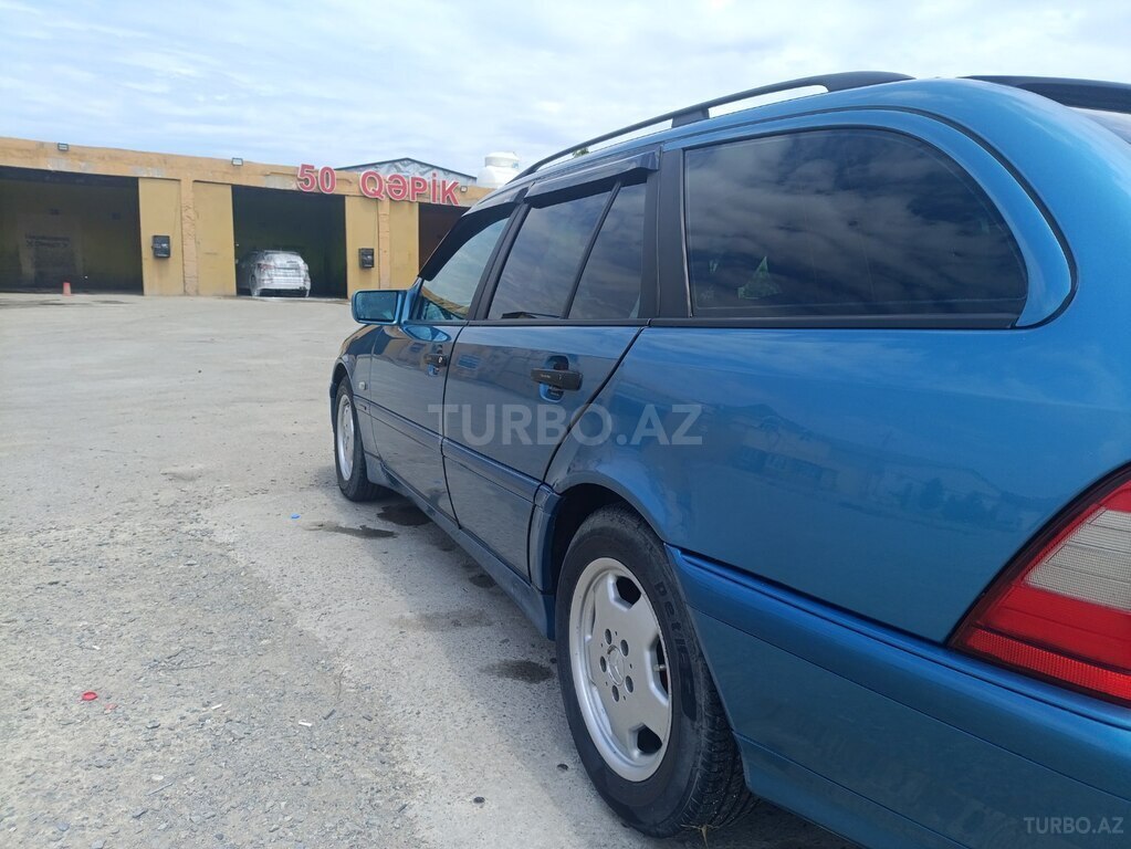 Mercedes C 200