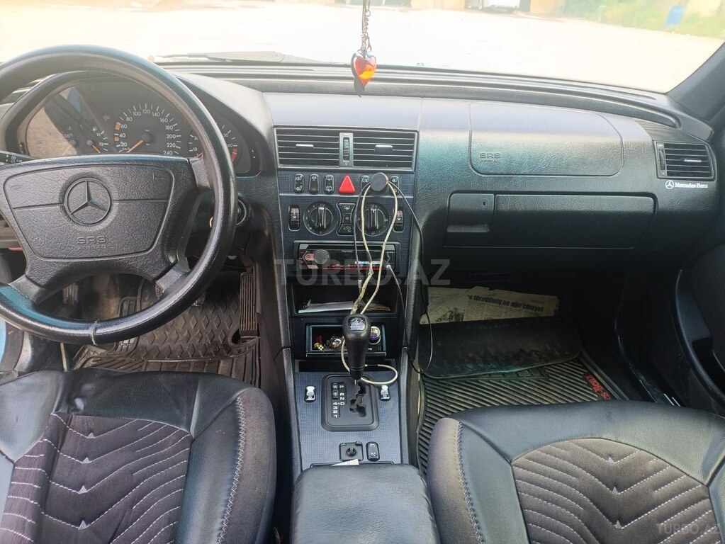 Mercedes C 200