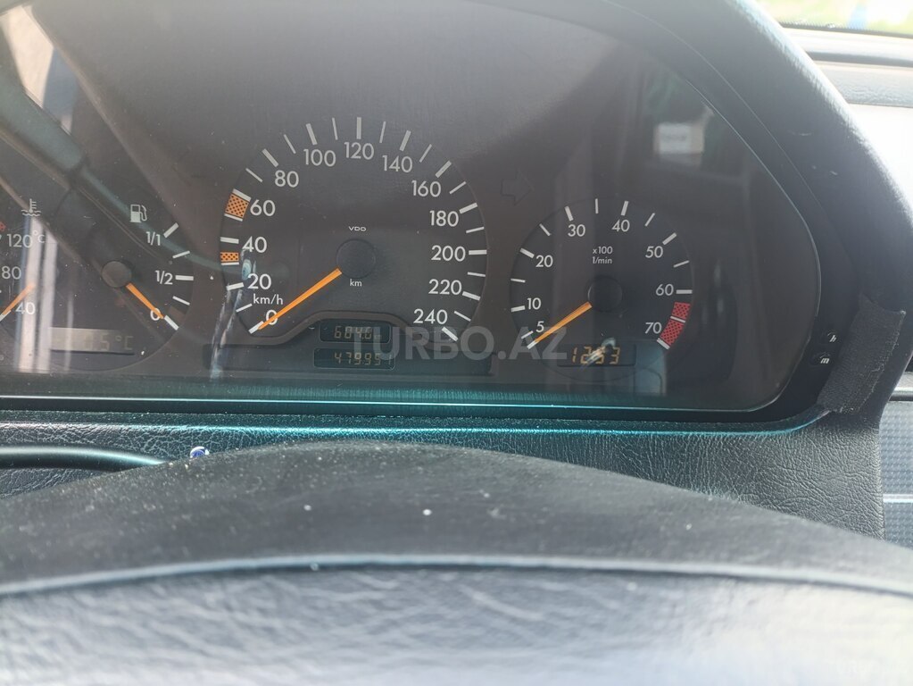 Mercedes C 200