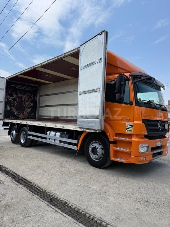 Mercedes Axor 2533