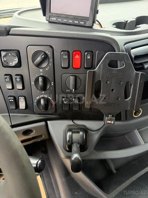 Mercedes Axor 2533