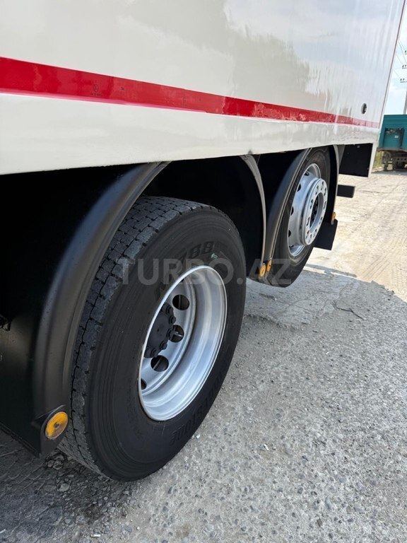 Mercedes Axor 2533