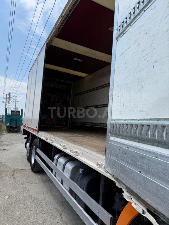 Mercedes Axor 2533