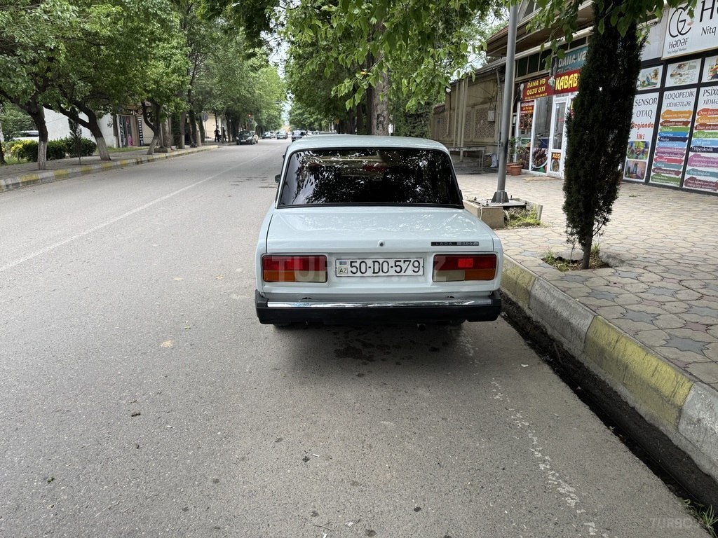 LADA (VAZ) 2107