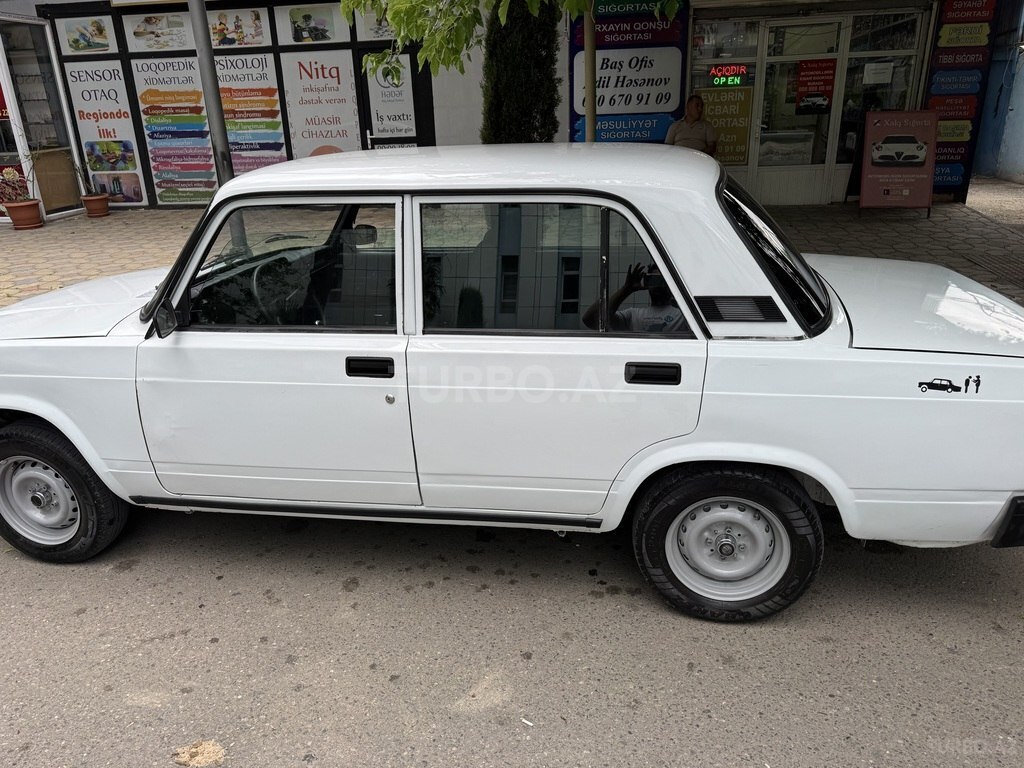 LADA (VAZ) 2107