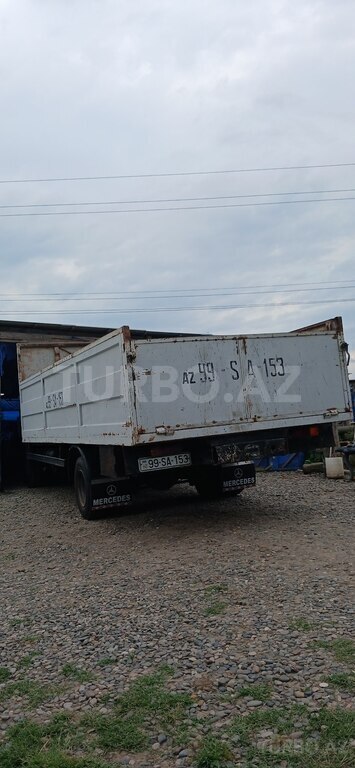 Mercedes Atego 809